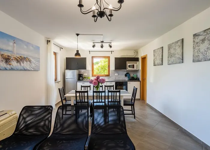 Downtown Helena * أوباتيا